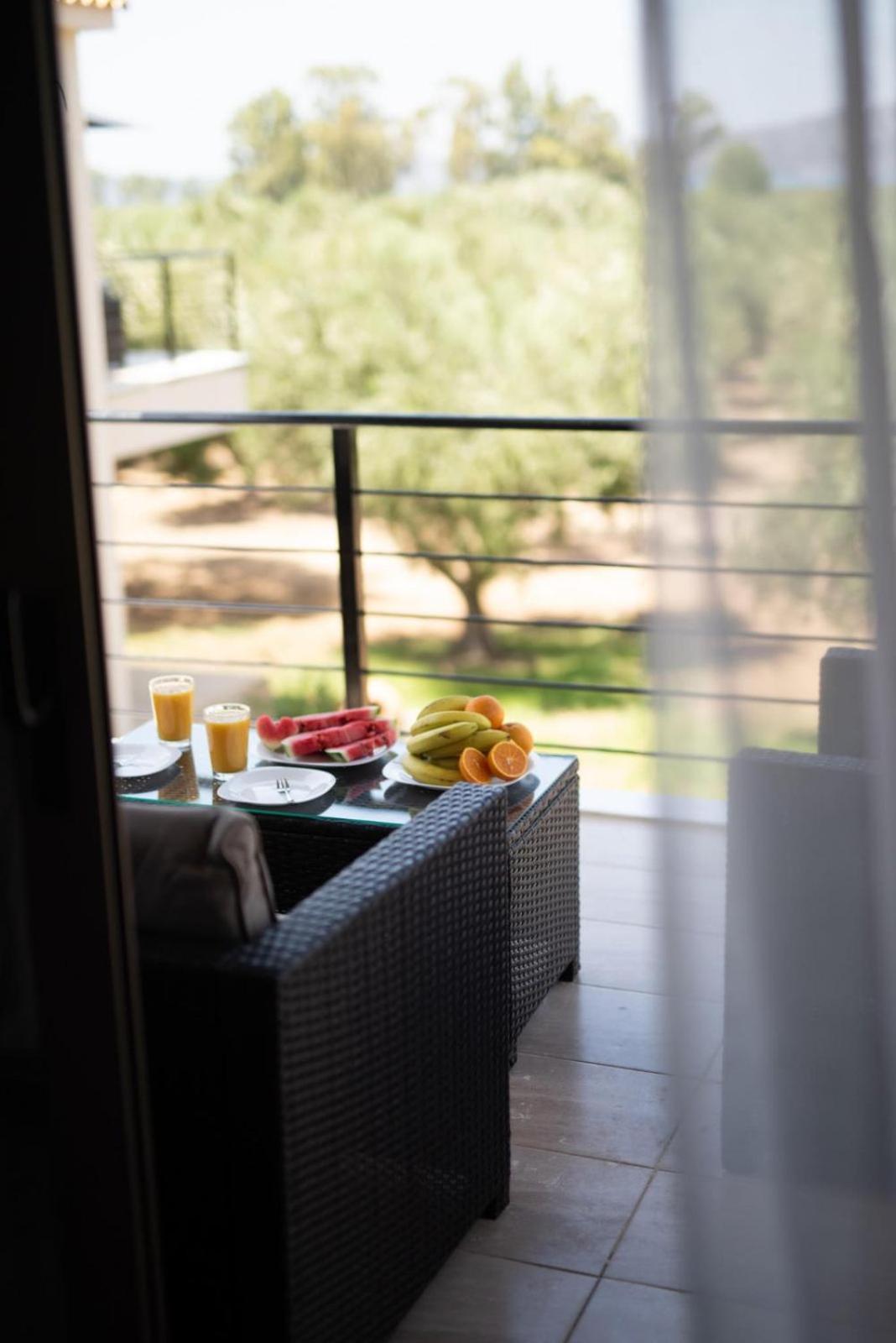 Three Charites Resort Gialova Extérieur photo