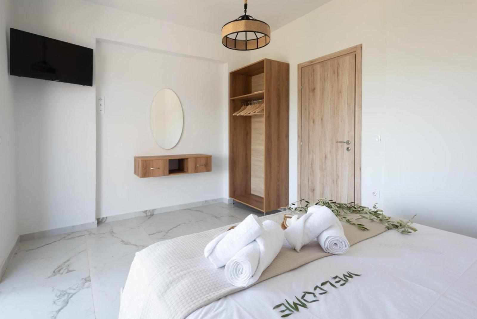 Three Charites Resort Gialova Extérieur photo