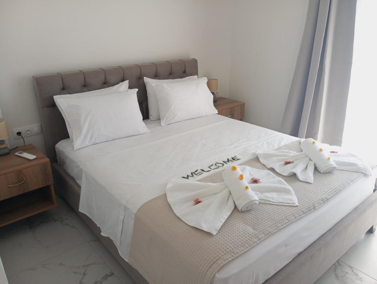 Three Charites Resort Gialova Extérieur photo