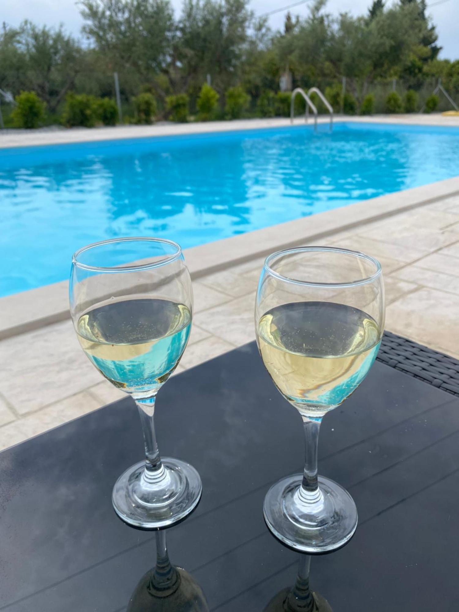 Three Charites Resort Gialova Extérieur photo