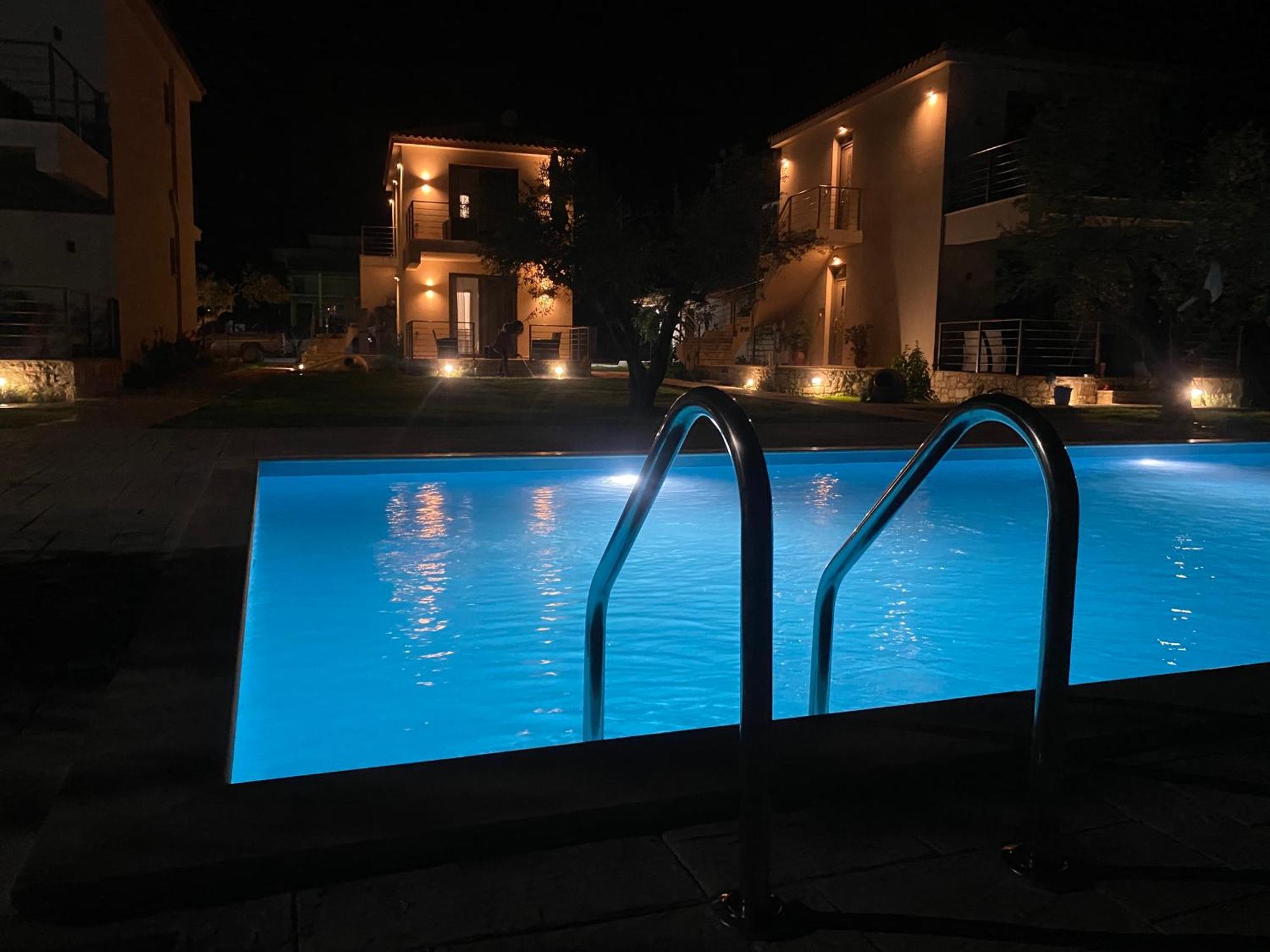 Three Charites Resort Gialova Extérieur photo